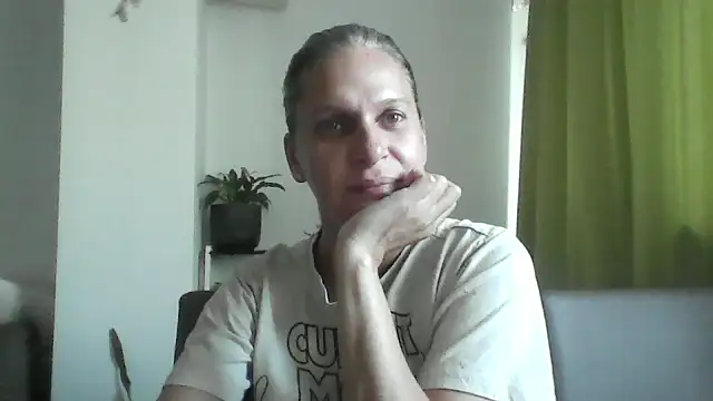 SweetLilTrouble online show from 15, 6, 2026