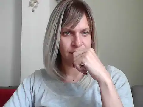 SweetLilTrouble online show from 28, 4, 2026