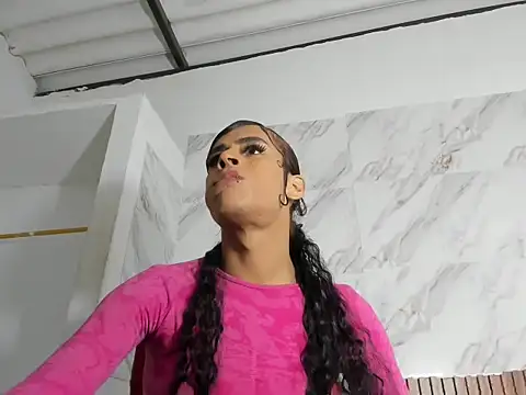 stefani robles online show from 22, 5, 2026