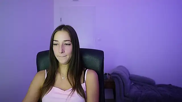 Crystalbrunette18 online show from 4, 7, 2026