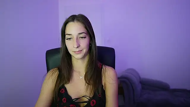 Crystalbrunette18 online show from 2, 6, 2026