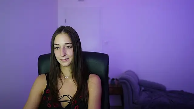 Crystalbrunette18 online show from 3, 7, 2026