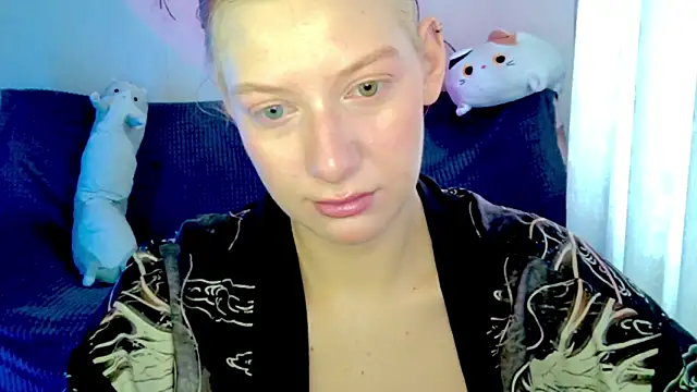 Snapshot of earn_my_lily chatting on 18, 4, 2026 earn my lily online show from 18, 4, 2026