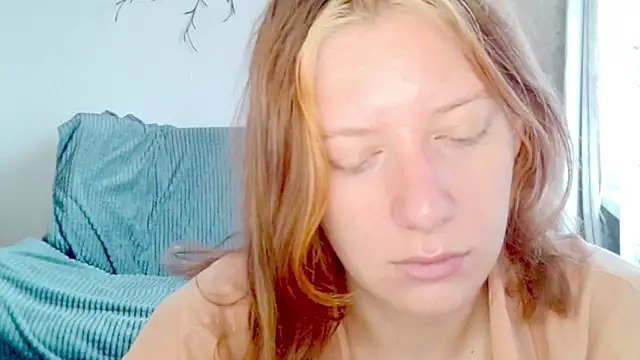 Snapshot of earn_my_lily chatting on 27, 4, 2026 earn my lily online show from 27, 4, 2026