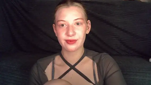 Snapshot of earn_my_lily chatting on 14, 5, 2026 earn my lily online show from 14, 5, 2026