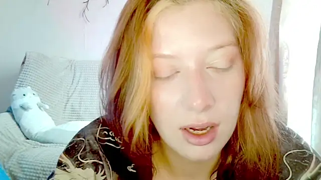 Snapshot of earn_my_lily chatting on 23, 4, 2026 earn my lily online show from 23, 4, 2026