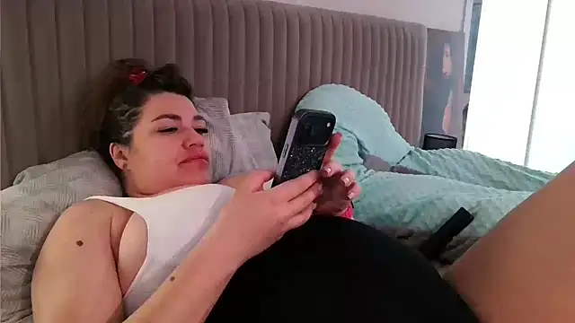 miss preggie online show from 15, 4, 2026