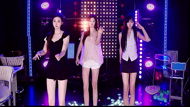 Snapshot of S5-5S5 chatting on 10, 4, 2026 S5-5S5 online show from 10, 4, 2026