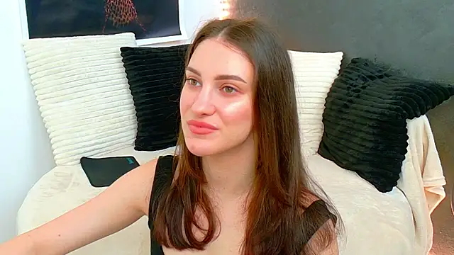 Amira a online show from 3, 6, 2026