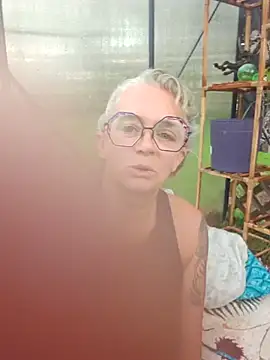 Snapshot of Blondejenn chatting on 7, 7, 2026 Blondejenn online show from 7, 7, 2026