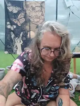 Snapshot of Blondejenn chatting on 8, 6, 2026 Blondejenn online show from 8, 6, 2026