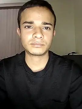 LuisLatinboyy online show from 8, 4, 2026