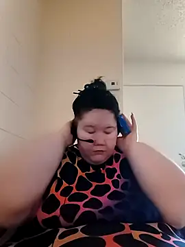 hisalphaqueen27 online show from 15, 4, 2026