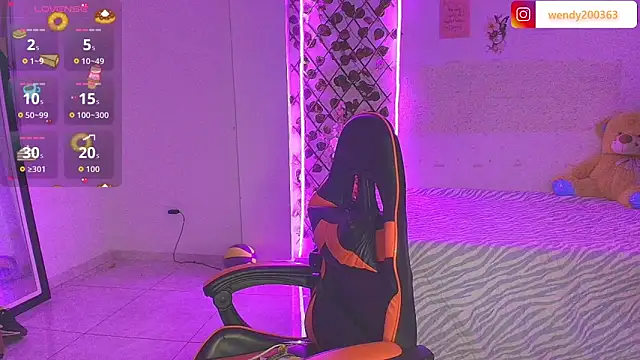 crystal green online show from 10, 4, 2026