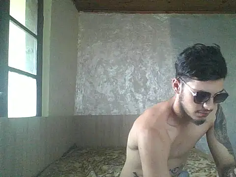 Snapshot of robertmrn112 chatting on 31, 5, 2026 robertmrn112 online show from 31, 5, 2026