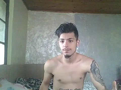 Snapshot of robertmrn112 chatting on 17, 5, 2026 robertmrn112 online show from 17, 5, 2026