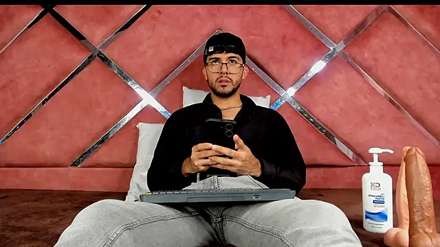 RodrigoColby2 online show from 25, 6, 2026