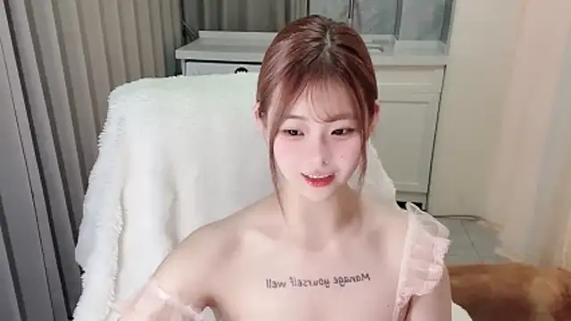 Snapshot of xiaoyugan_cute chatting on 9, 6, 2026 xiaoyugan cute online show from 9, 6, 2026