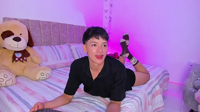 Snapshot of SaNti_ll chatting on 7, 4, 2026 SaNti ll online show from 7, 4, 2026