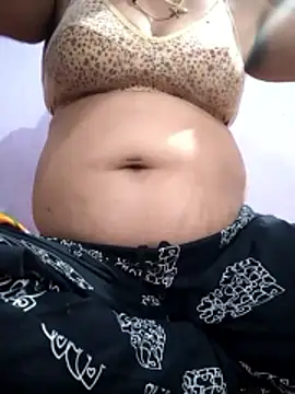 Snapshot of Reshmi54 chatting on 7, 4, 2026 Reshmi54 online show from 7, 4, 2026