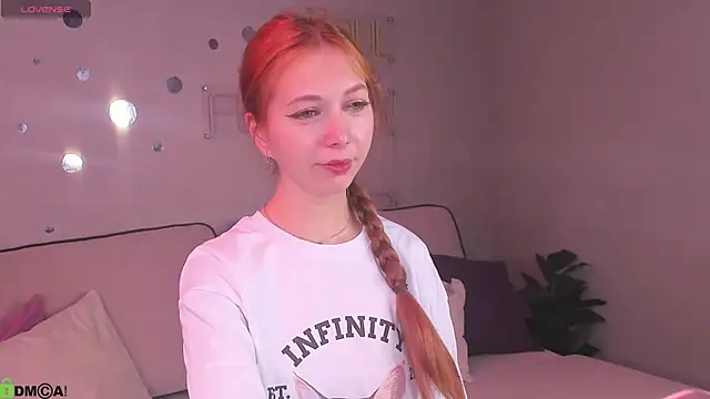 Snapshot of Sienna_Nyx chatting on 7, 6, 2026 Sienna Nyx online show from 7, 6, 2026