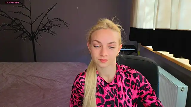 SonnySofia online show from 5, 5, 2026