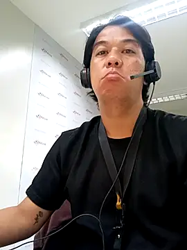 akiramoore online show from 4, 6, 2026