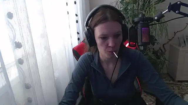 PunyKnee online show from 16, 4, 2026