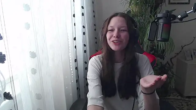 PunyKnee online show from 8, 4, 2026