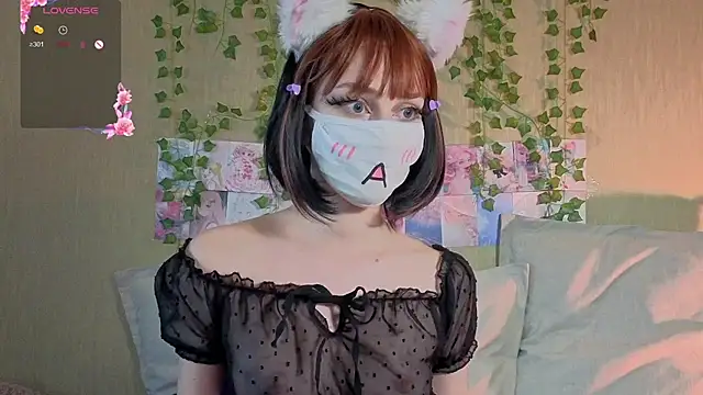 LunaNyanmi online show from 18, 5, 2026