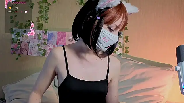 LunaNyanmi online show from 13, 5, 2026