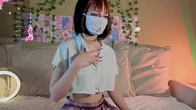 LunaNyanmi online show from 11, 4, 2026