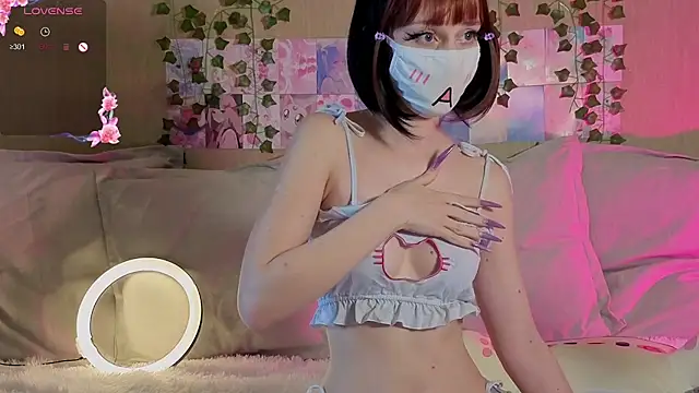 LunaNyanmi online show from 7, 4, 2026