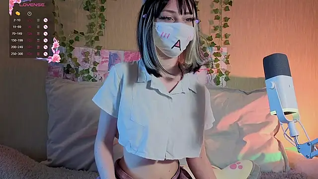 LunaNyanmi online show from 6, 6, 2026