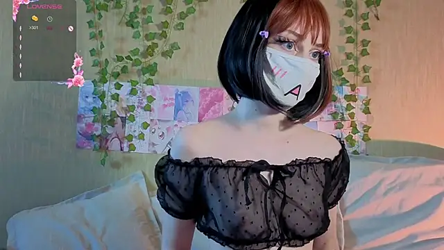 LunaNyanmi online show from 11, 5, 2026
