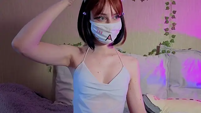 LunaNyanmi online show from 15, 6, 2026