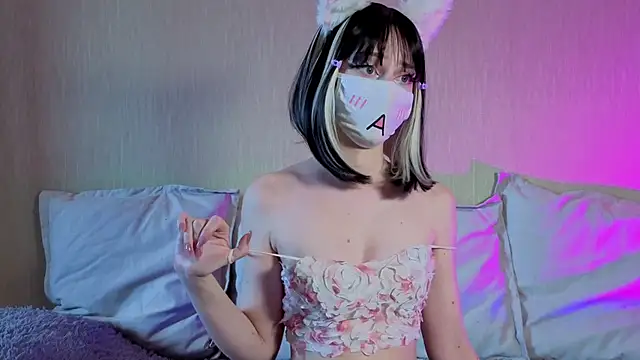LunaNyanmi online show from 30, 6, 2026