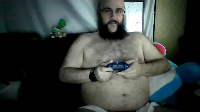 Snapshot of BriTheTopBear chatting on 29, 5, 2026 BriTheTopBear online show from 29, 5, 2026