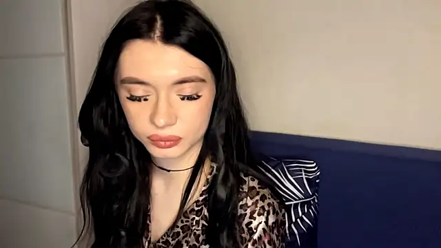 Snapshot of RenataBrought chatting on 6, 4, 2026 RenataBrought online show from 6, 4, 2026