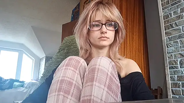 IceeWomen online show from 8, 4, 2026