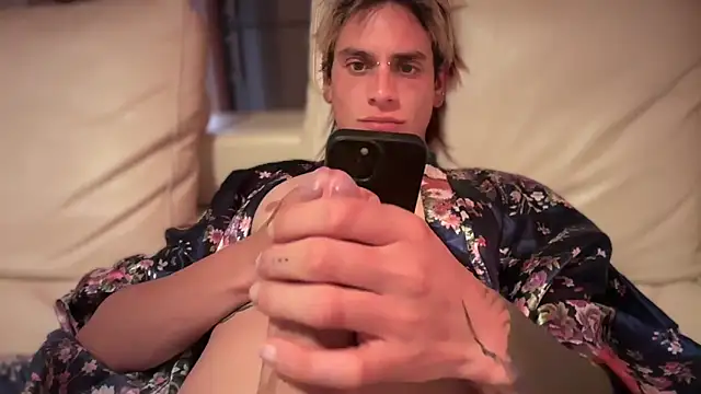 lucasdeexxx online show from 7, 5, 2026