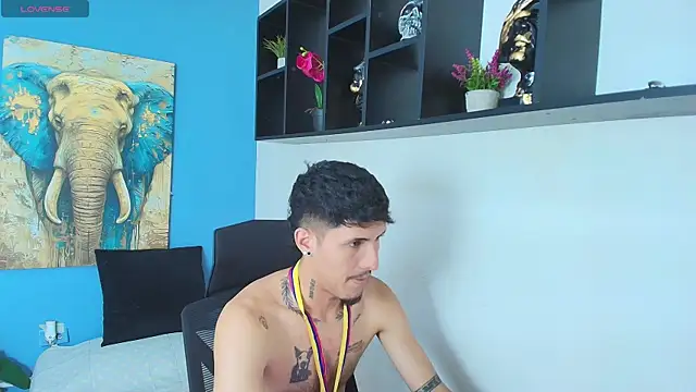ALEXXXTREM69 online show from 24, 4, 2026