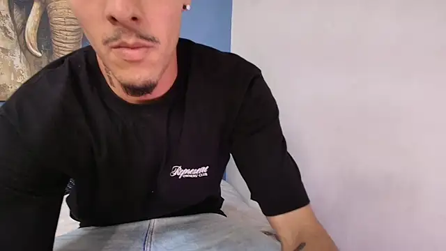 ALEXXXTREM69 online show from 17, 4, 2026