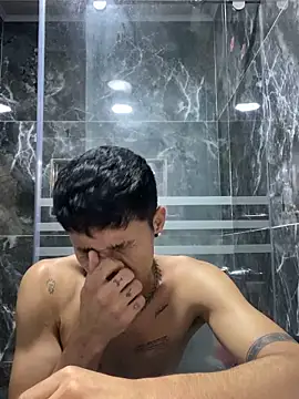 ALEXXXTREM69 online show from 18, 5, 2026
