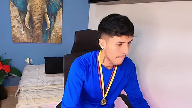 ALEXXXTREM69 online show from 18, 4, 2026