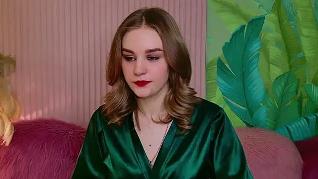 Snapshot of Molly_Voses chatting on 9, 5, 2026 Molly Voses online show from 9, 5, 2026