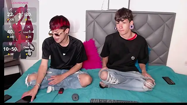 Snapshot of Demian_y_Salvatore chatting on 8, 4, 2026 Demian y Salvatore online show from 8, 4, 2026