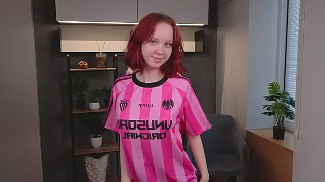 Snapshot of MaisieWillians chatting on 17, 6, 2026 MaisieWillians online show from 17, 6, 2026