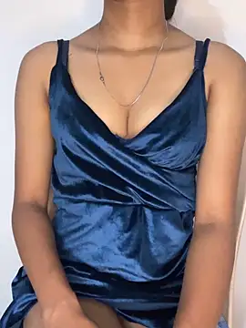 Snapshot of simran-cam chatting on 8, 4, 2026 simran-cam online show from 8, 4, 2026