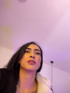 dhalia lux  online show from 24, 4, 2026